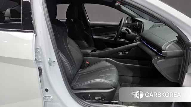 Hyundai The New Avante (CN7) 2024 Белый из Кореи, фото 2