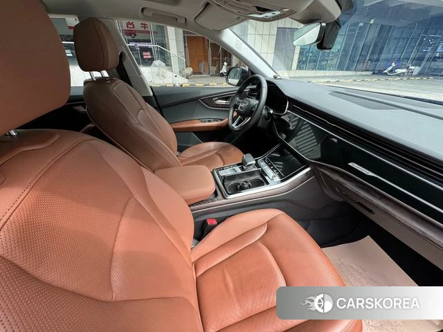 Audi Q8 2021 Черный из Китая, фото 2