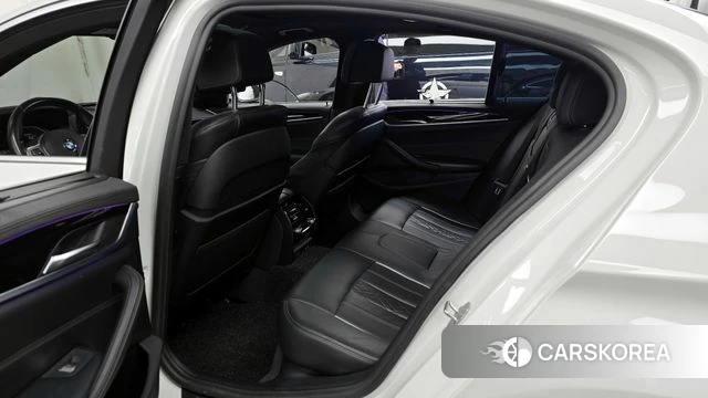 BMW 5 Series (G30) 2019 Белый из Кореи, фото 2