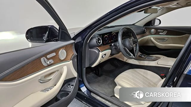 Mercedes-Benz E-Class W213 2023 Синий из Кореи, фото 2