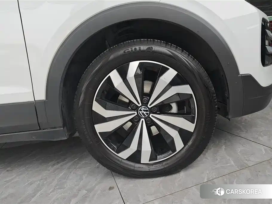 Volkswagen Tharu 2025 Белый из Китая, фото 2