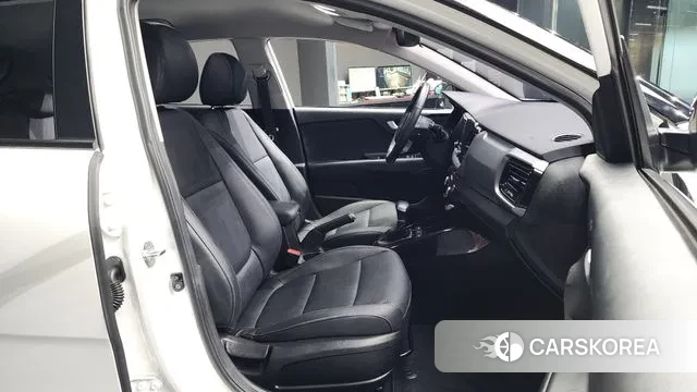 Kia Stonic 2019 Белый из Кореи, фото 2