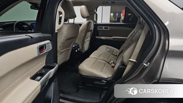 Ford Explorer 6th Generation 2021 Песочный из Кореи, фото 2