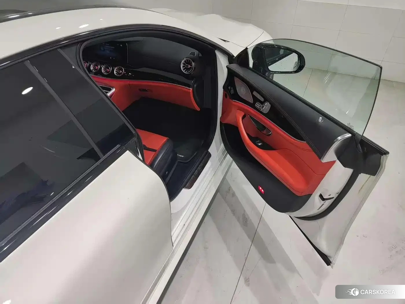 Mercedes-Benz AMG GT 2024 Белый из Китая, фото 2