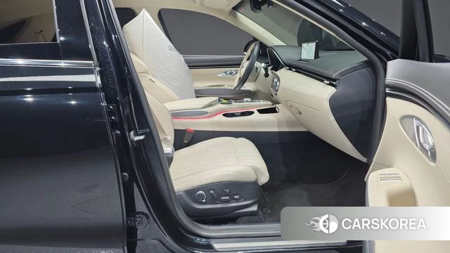 Genesis GV70 2022 Черный из Кореи, фото 2