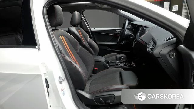 BMW 1 Series (F40) 2020 Белый из Кореи, фото 2