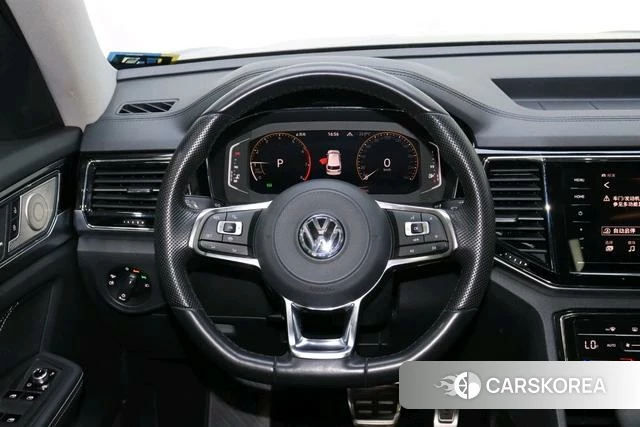 Volkswagen Tourang 2021 Черный из Китая, фото 2