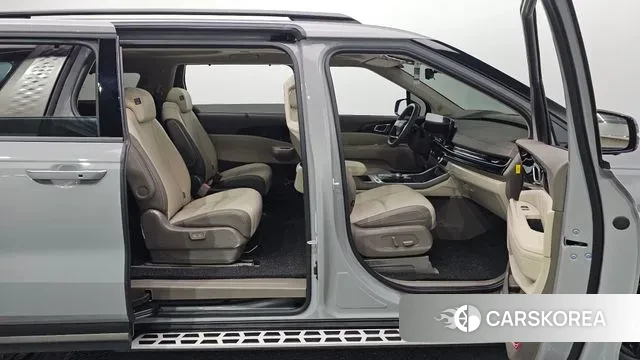 Kia The New Carnival 4th Generation 2025 Серебристо-серый из Кореи, фото 2