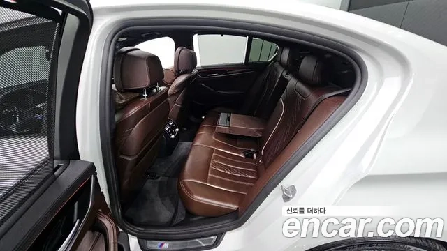 BMW 5 Series (G30) 2018 Белый из Кореи, фото 2