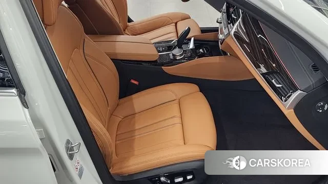 BMW 5 Series (G30) 2022 Белый из Кореи, фото 2