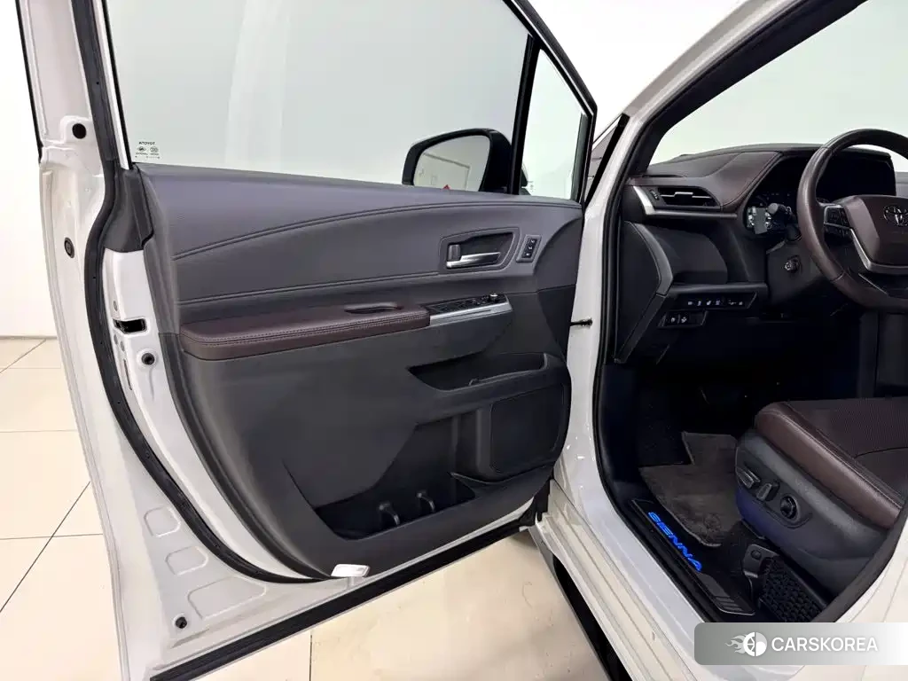 Toyota Sienna 2022 Белый из Китая, фото 2