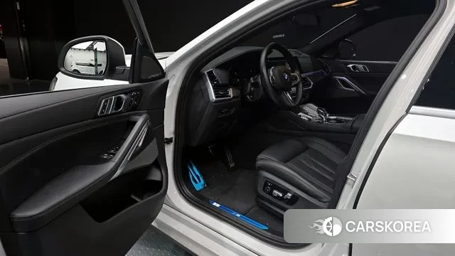 BMW X6 (G06) 2023 Белый из Кореи, фото 2