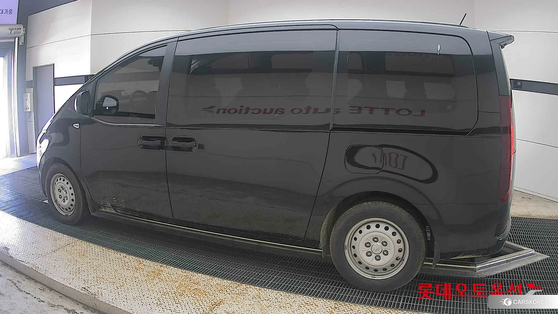 Hyundai Staria 2022 Abyss Black Pearl из Кореи, фото 2