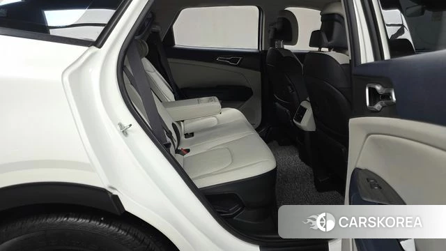 Kia Sportage 5th Generation Hybrid 2022 Белый из Кореи, фото 2