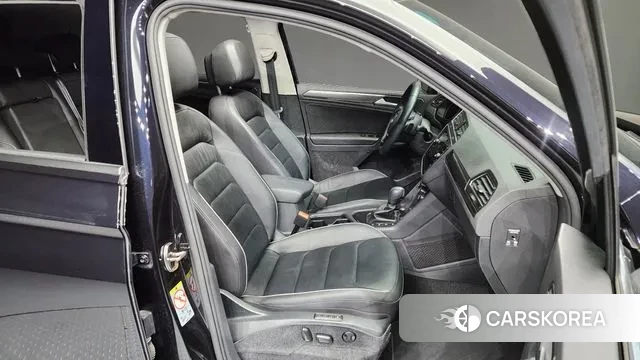 Volkswagen Tiguan second Generation 2020 Синий из Кореи, фото 2