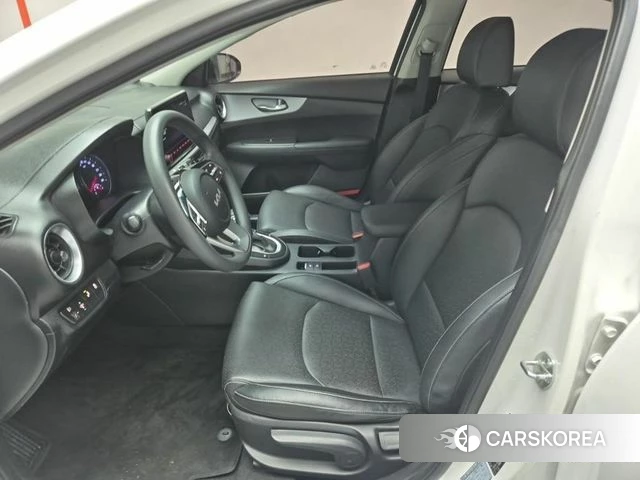 Kia The New K3 2nd generation 2021 Белый из Кореи, фото 2