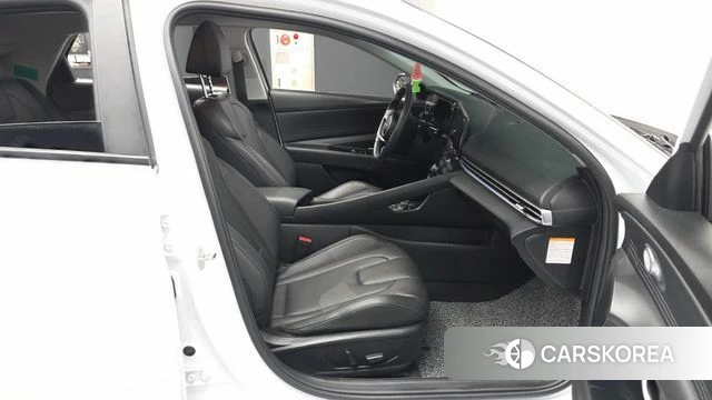 Hyundai The New Avante Hybrid (CN7) 2024 Белый из Кореи, фото 2