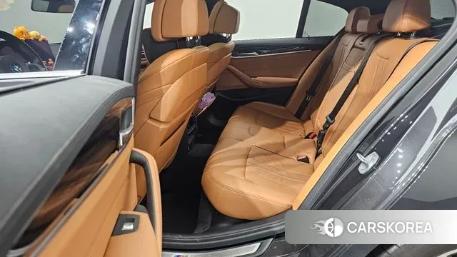 BMW 5 Series (G30) 2021 Черный из Кореи, фото 2