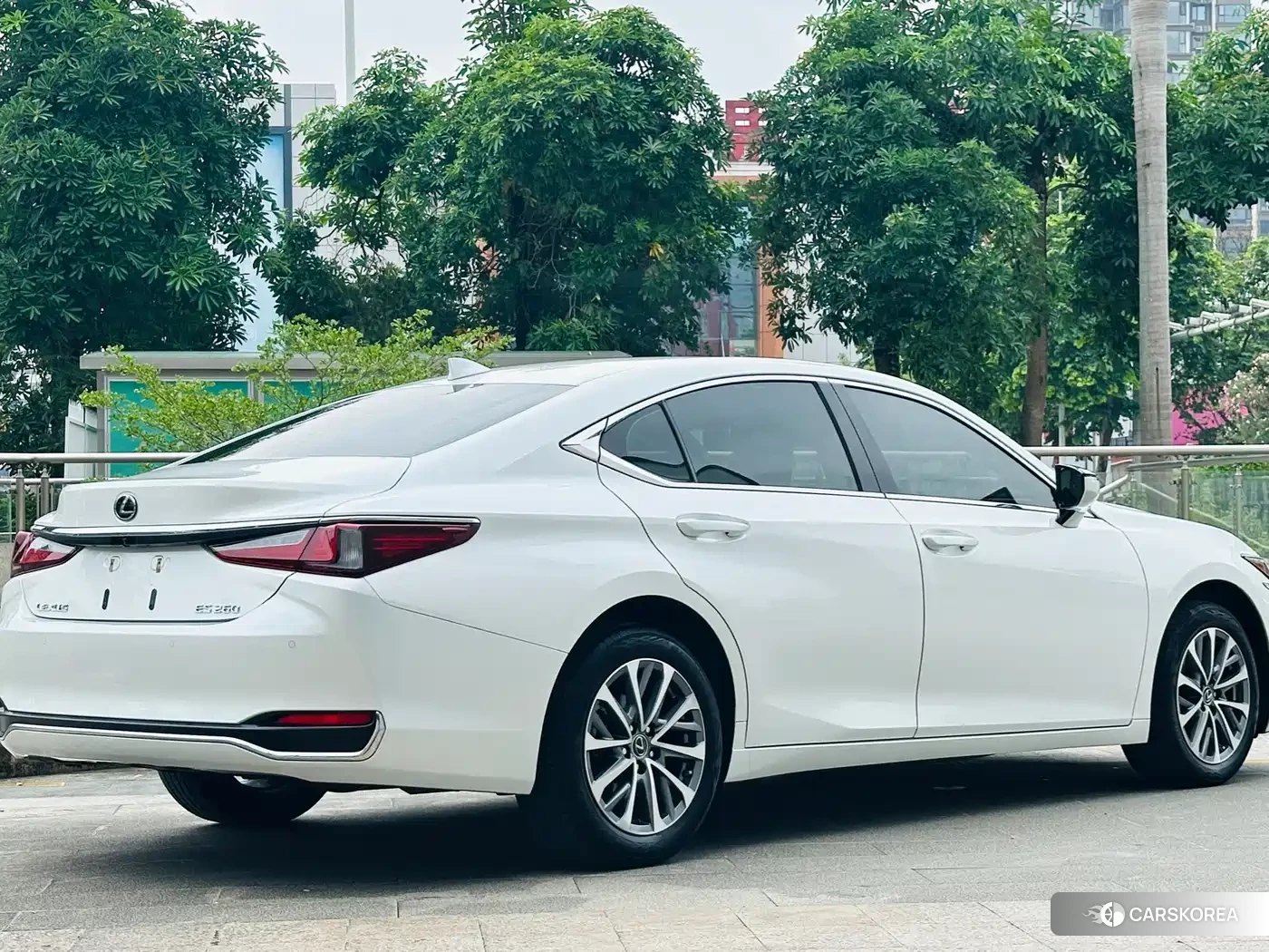 Lexus ES 2023 Белый из Китая, фото 2