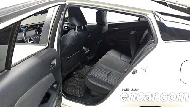 Toyota Prius 4th Generation 2018 Белый из Кореи, фото 2