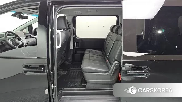 Hyundai Staria 2024 Черный из Кореи, фото 2