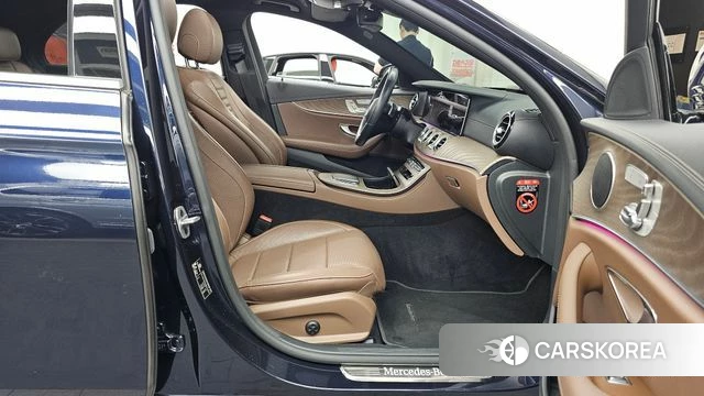 Mercedes-Benz E-Class W213 2022 Синий из Кореи, фото 2