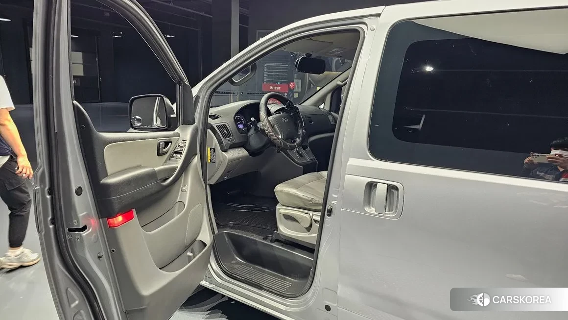 Hyundai The New Grand Starex 2020 Серебристо-серый из Кореи, фото 2