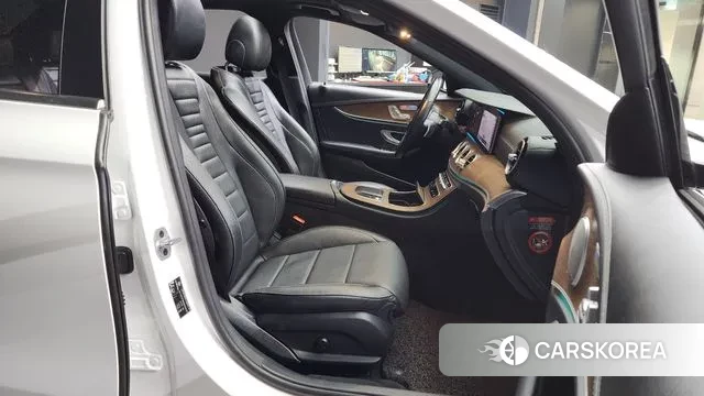 Mercedes-Benz E-Class W213 2020 Белый из Кореи, фото 2