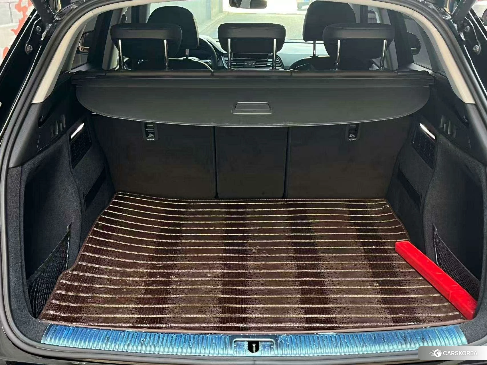 Audi Q5L 2020 Черный из Китая, фото 2