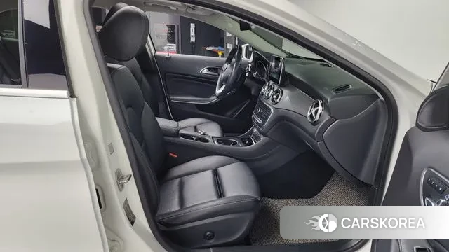 Mercedes-Benz GLA-Class X156 2018 Белый из Кореи, фото 2