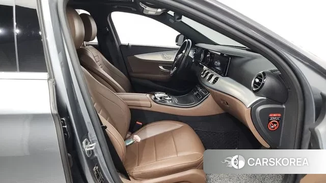 Mercedes-Benz E-Class W213 2020 Серый из Кореи, фото 2