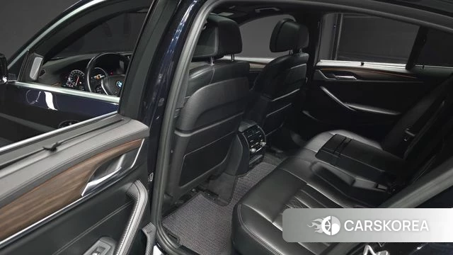 BMW 5 Series (G30) 2018 Черный из Кореи, фото 2