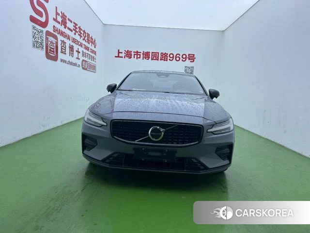 Volvo S60 2022 Серебристо-серый из Китая, фото 2