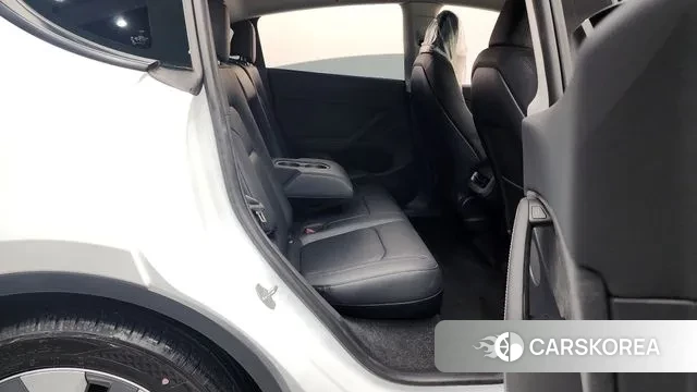 Tesla Model Y 2023 Белый из Кореи, фото 2