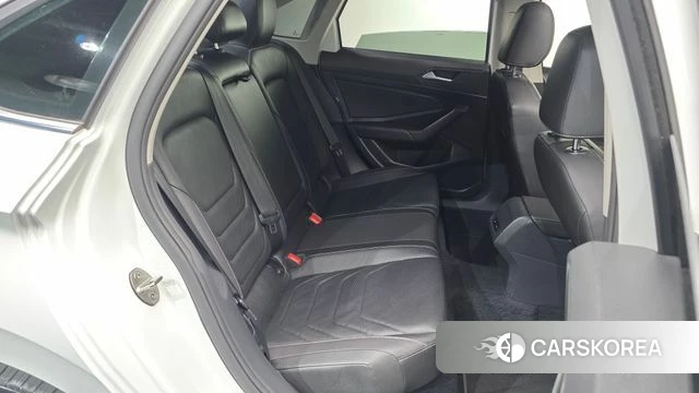 Volkswagen 7th Generation of Jetta 2021 Белый из Кореи, фото 2