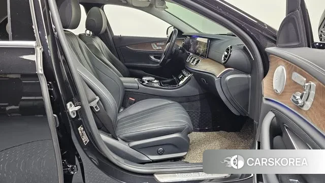 Mercedes-Benz E-Class W213 2020 Черный из Кореи, фото 2