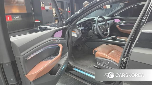 Audi e-Tron 2021 Черный из Кореи, фото 2