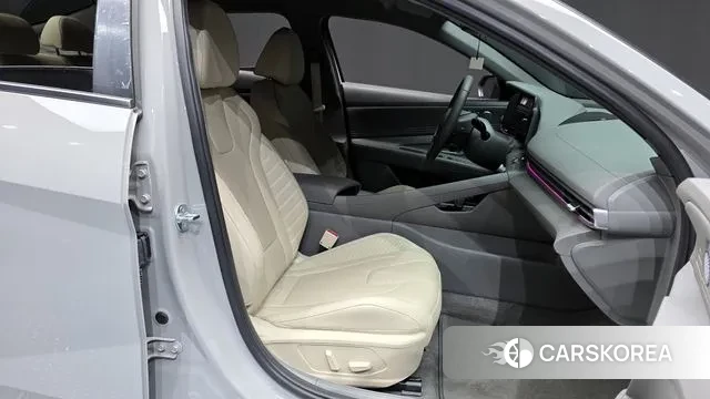 Hyundai The New Avante (CN7) 2025 Серебристо-серый из Кореи, фото 2