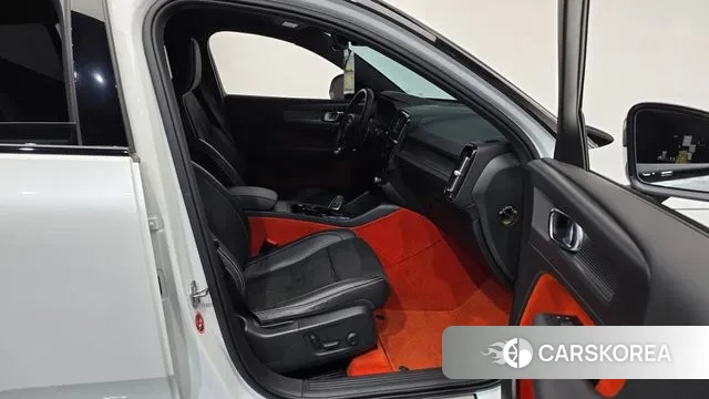 Volvo XC40 2019 Белый из Кореи, фото 2