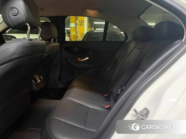 Mercedes-Benz C-Class W205 2019 Белый из Кореи, фото 2