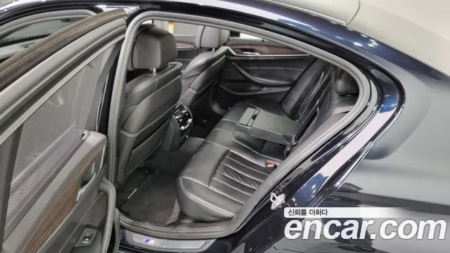 BMW 5 Series (G30) 2018 Черный из Кореи, фото 2