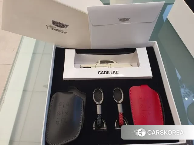 Cadillac Escalade 5th Generation 2021 Черный из Кореи, фото 2