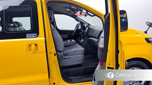 Hyundai The New Grand Starex 2021 Желтый из Кореи, фото 2