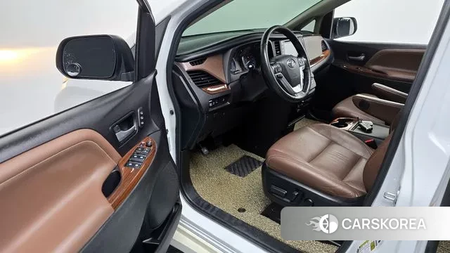 Toyota Sienna 2018 Белый из Кореи, фото 2