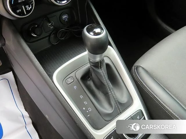 Hyundai Venue 2019 Белый из Кореи, фото 2