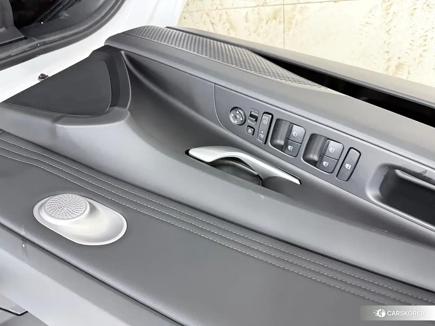 Hyundai Elantra 2023 Белый из Китая, фото 2