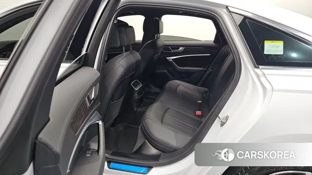 Audi A6 (C8) 2021 Белый из Кореи, фото 2