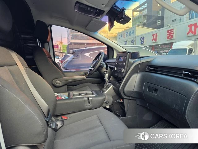 Hyundai Staria 2022 Белый из Кореи, фото 2