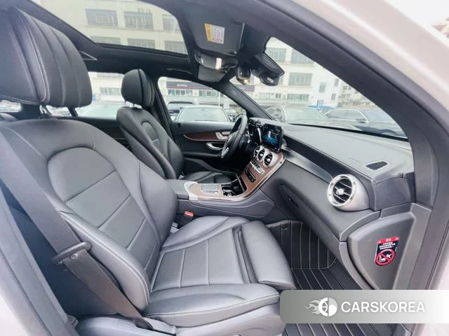 Mercedes-Benz GLC 2021 Белый из Китая, фото 2