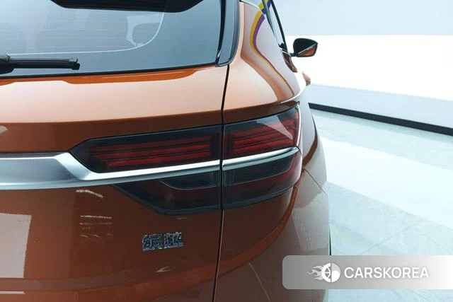 Geely Automobile Binyue 2019 Желтый из Китая, фото 2
